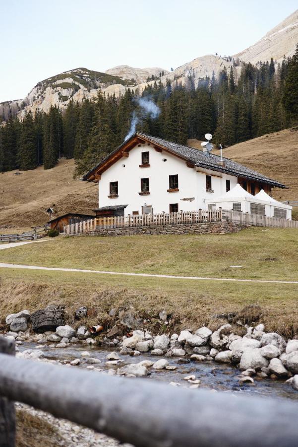 コルティーナ・ダンペッツォ Rifugio Malga Ra Stuaヴィラ エクステリア 写真